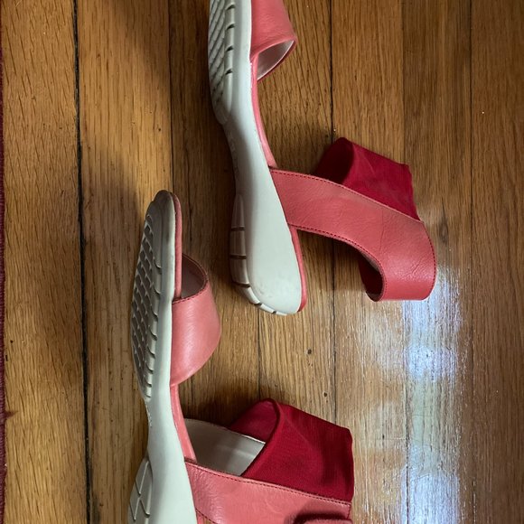 sandals - Picture 2 of 2